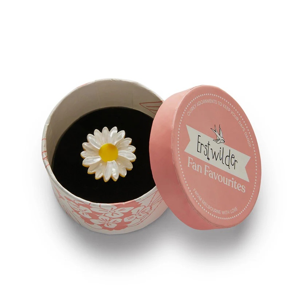 Erstwilder She Loves Me Daisy Ring Size Small